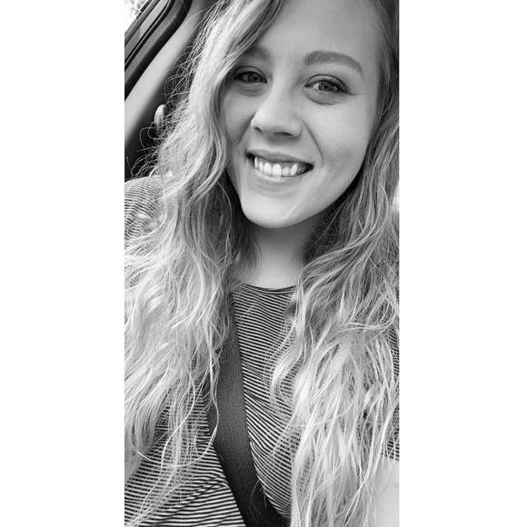 Meet your Posher, Colleen - Picture 1 of 1